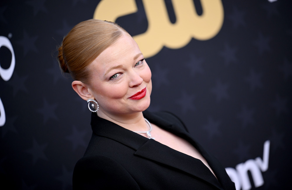 Sarah Snook 'saw a ghost at haunted theatre'